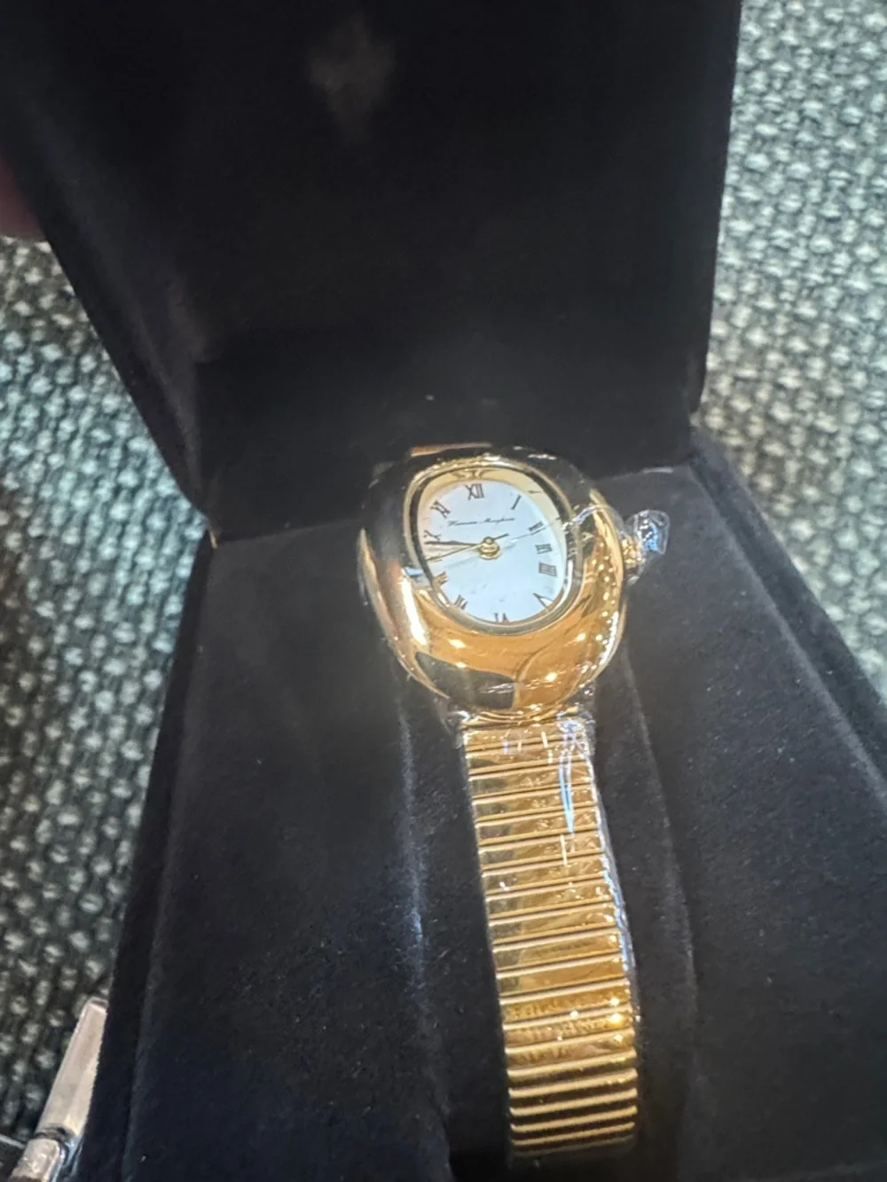 Classic Gold Oval Bracelet Watch - Picture 7 of 14